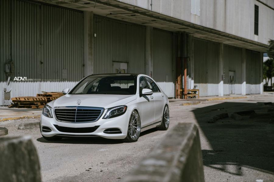  Mercedes-Benz S550 on ADV.1 Wheels (ADV15TSCS) 2015 года  (фото 1 из 16)